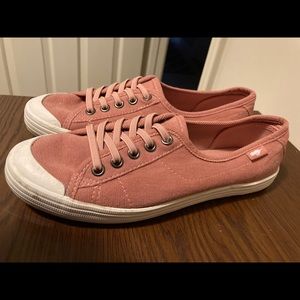 Rocket dog slip on sneakers